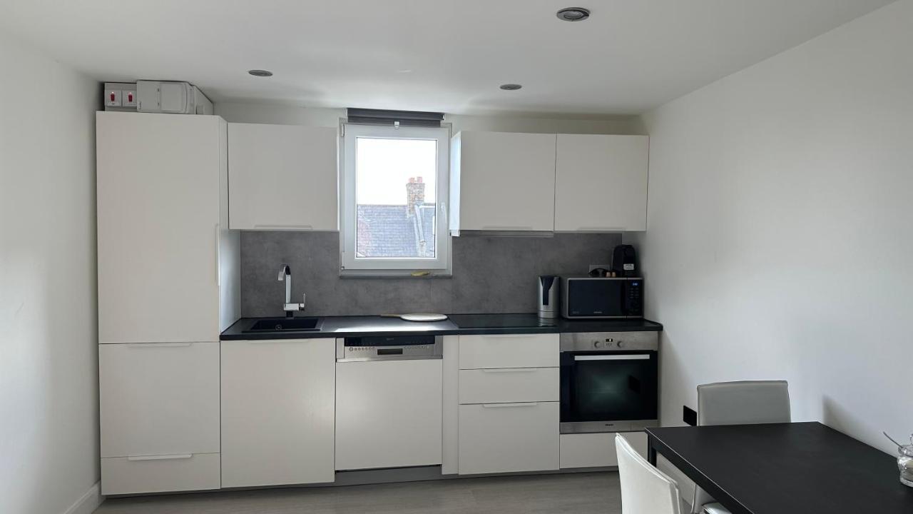 Stunning New 1 Bedroom Apartment Лондон Екстер'єр фото